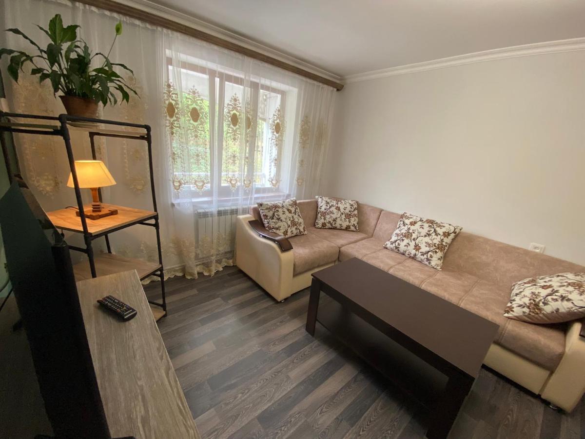 Lovely 2-Bedroom Apartment Near Ayb School Dilijan Bagian luar foto