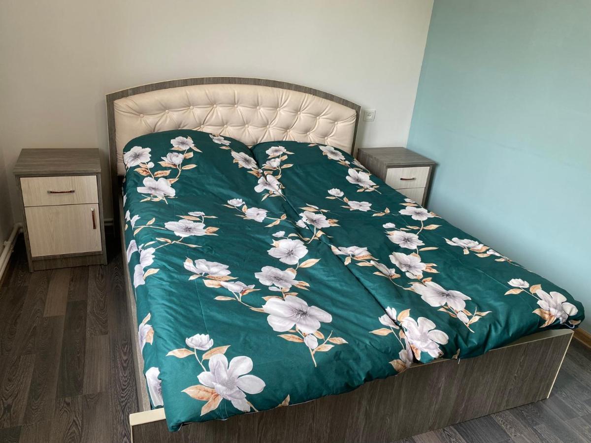 Lovely 2-Bedroom Apartment Near Ayb School Dilijan Bagian luar foto